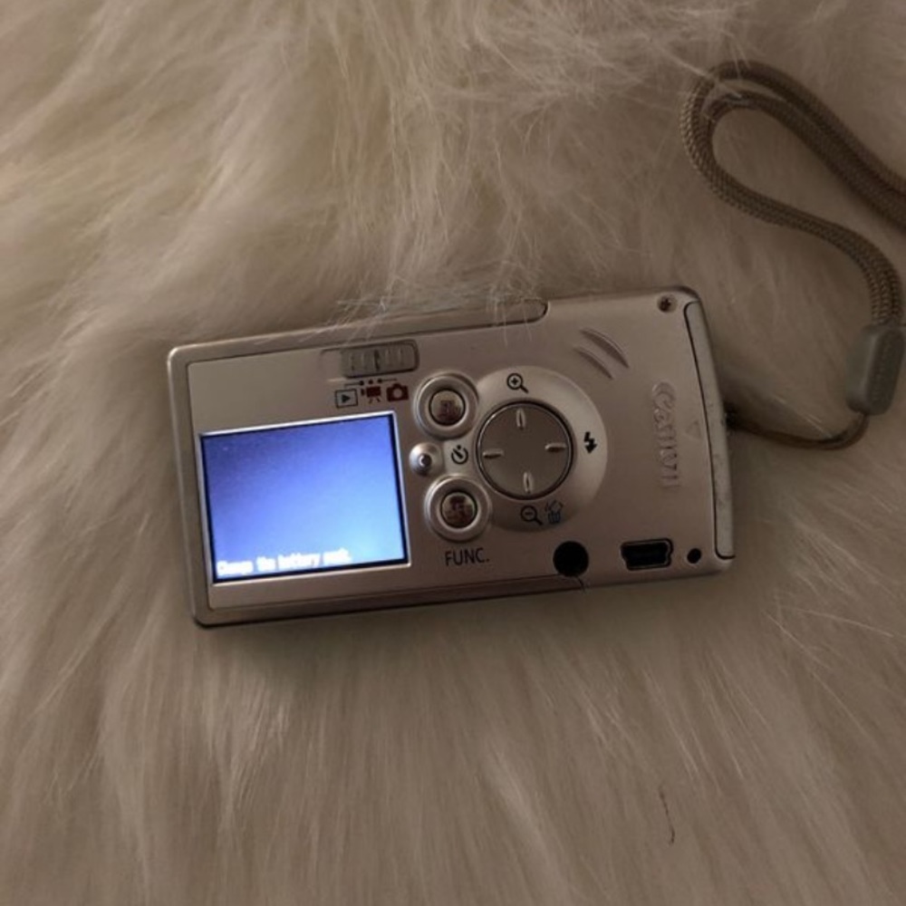CANON digital camera - Picture 2 of 4